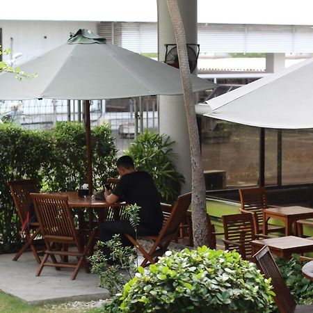 Cordia Hotel Surabaya Airport - Hotel Dalam Bandara - Formerly Ibis Budget Surabaya Airport Sidoarjo Extérieur photo