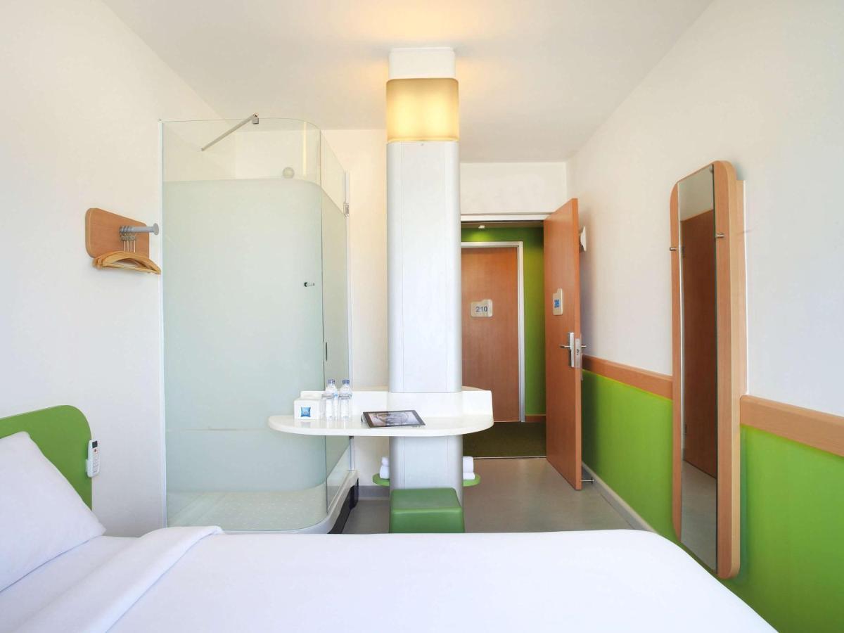 Cordia Hotel Surabaya Airport - Hotel Dalam Bandara - Formerly Ibis Budget Surabaya Airport Sidoarjo Extérieur photo