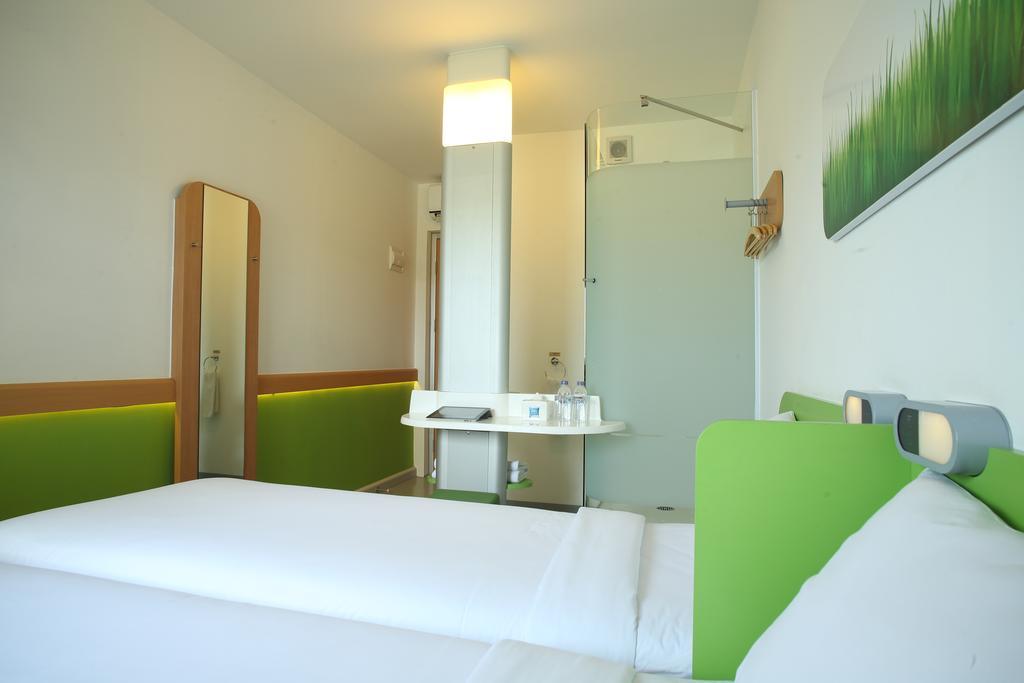 Cordia Hotel Surabaya Airport - Hotel Dalam Bandara - Formerly Ibis Budget Surabaya Airport Sidoarjo Extérieur photo