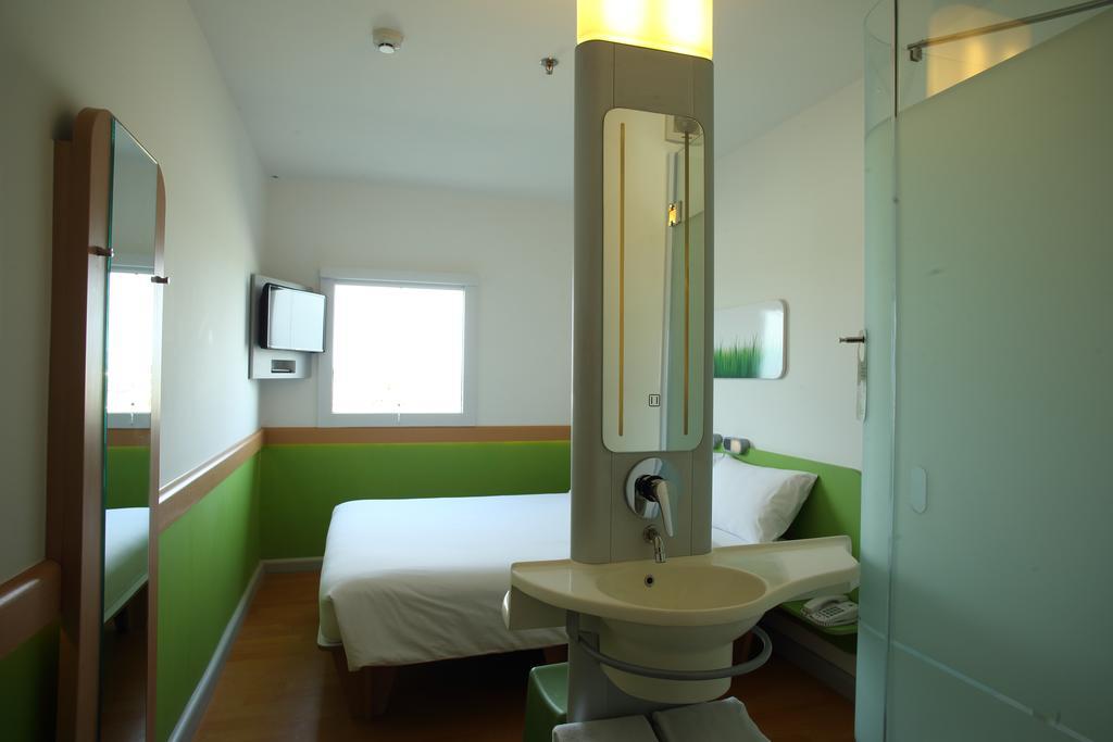 Cordia Hotel Surabaya Airport - Hotel Dalam Bandara - Formerly Ibis Budget Surabaya Airport Sidoarjo Extérieur photo