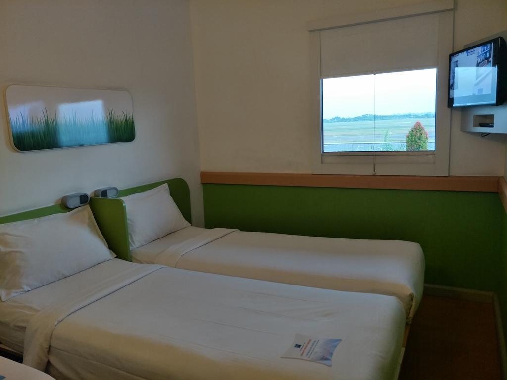 Cordia Hotel Surabaya Airport - Hotel Dalam Bandara - Formerly Ibis Budget Surabaya Airport Sidoarjo Extérieur photo