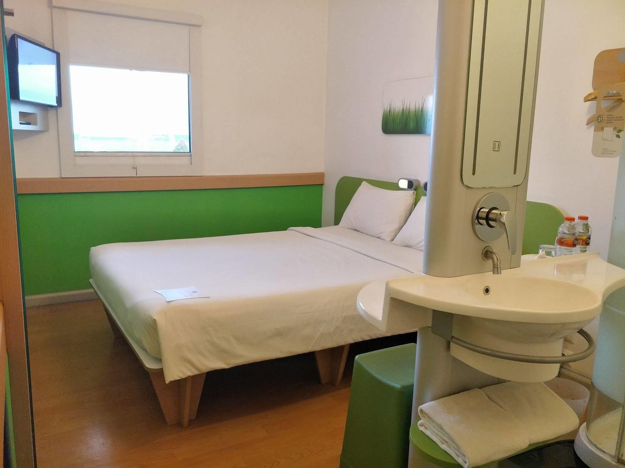 Cordia Hotel Surabaya Airport - Hotel Dalam Bandara - Formerly Ibis Budget Surabaya Airport Sidoarjo Extérieur photo